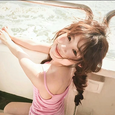 陳**